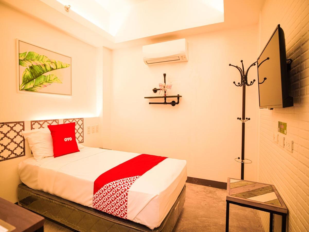 Capital O Oyo 785 The Greenhive Hotel Ibaan Extérieur photo
