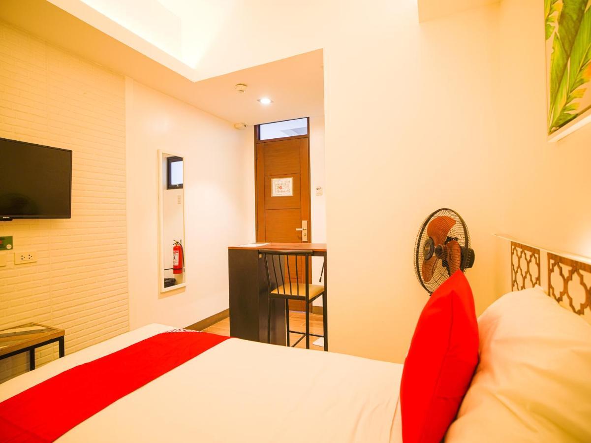 Capital O Oyo 785 The Greenhive Hotel Ibaan Extérieur photo